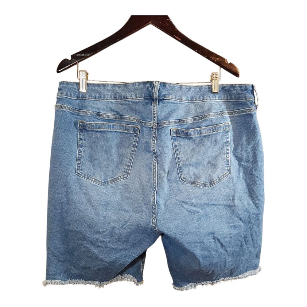 Torrid Perfect 10" Boyfriend Denim Bermuda Short Vintage Stretch Women's 18 - Picture 7 of 9